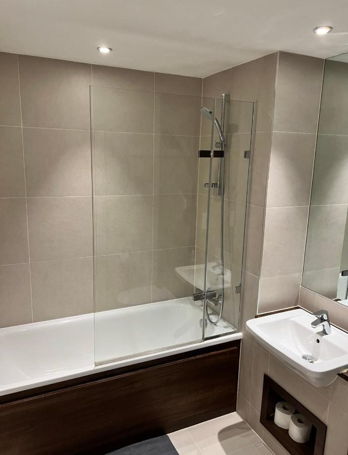 Modern Room Homestay In Apartment With Private Bathroom Κρόιντον Εξωτερικό φωτογραφία